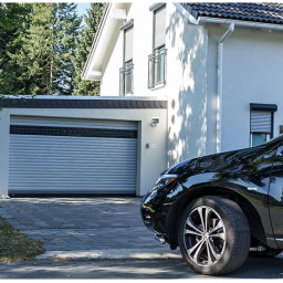 Porte de garage à enroulement sur mesure