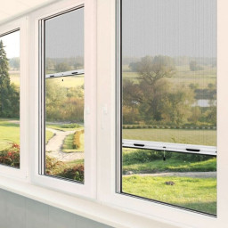Petite moustiquaire verticale enroulable (max 1m40)